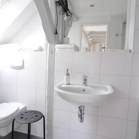 Wertschaetzer Ii - Unter Der Wehme Lägenhet *