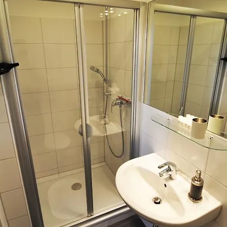 Wertschaetzer Ii - Unter Der Wehme شقة ديتمولد